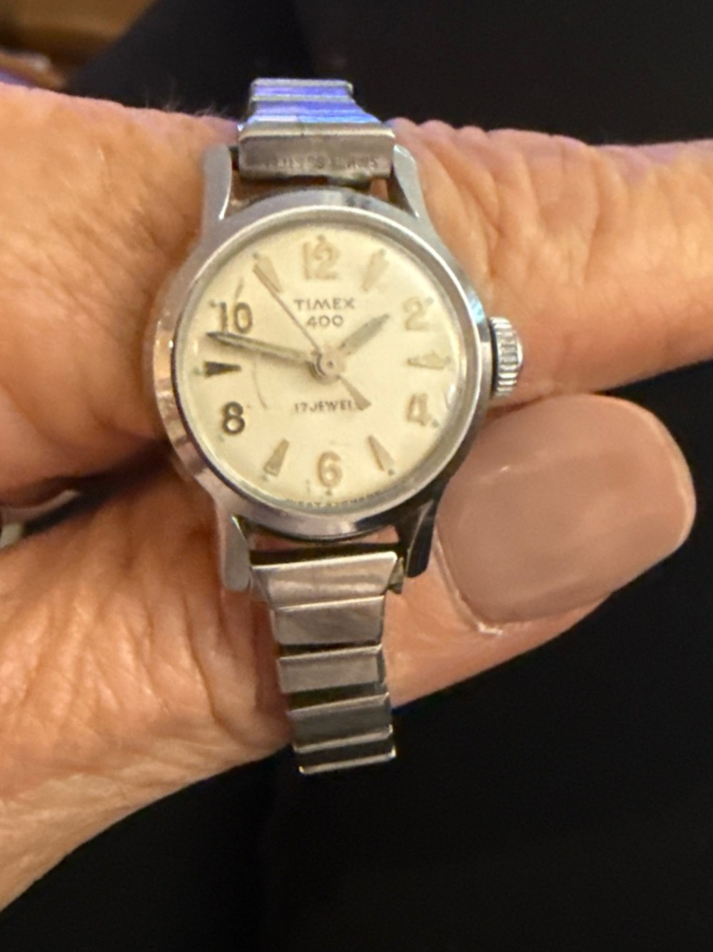 Vintage Timex 400 Hand-Winding Mechanical Watch Women 17 Jewels Silver Stretch.